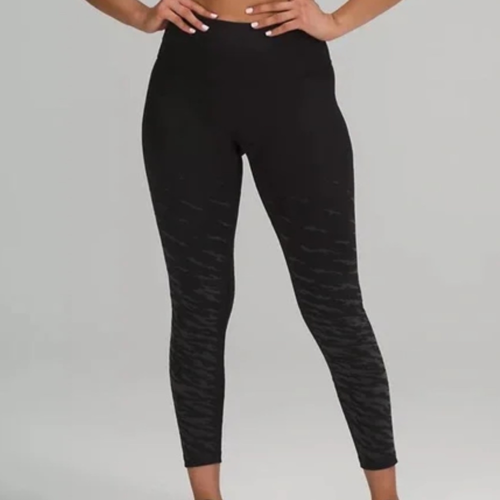 lululemon Wunder Under Lunar New Year HR 25” leggings in Black Tiger sz 0